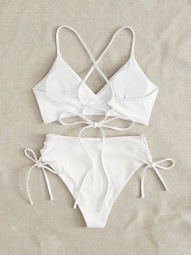 Bikini con Cordones y Cuello en V Profundo - Triangulares