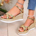 Sandalias de Cuña Doradas | Estilo Tico | Elegancia Tropical