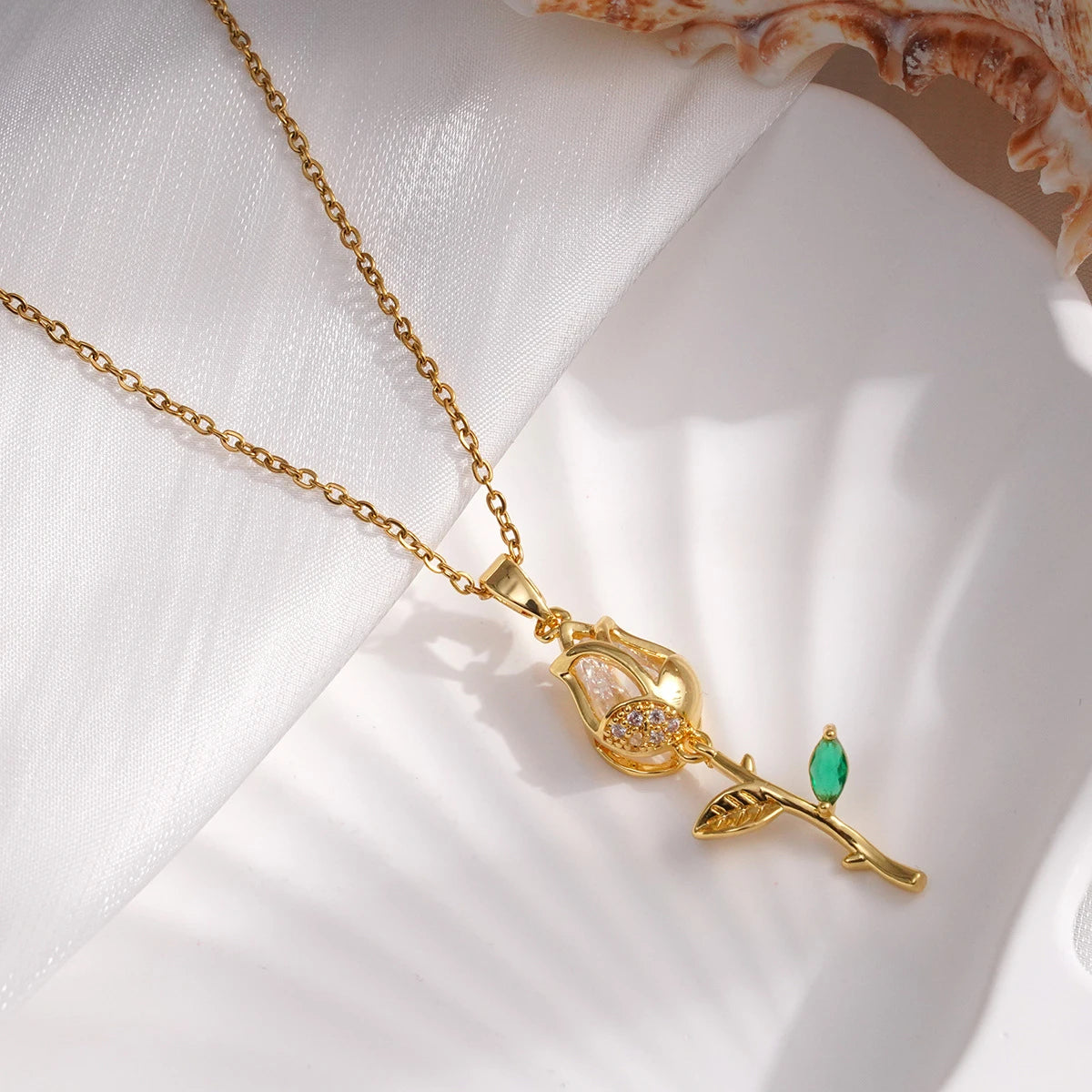 Collares con colgante de flor de tulipán y circonita colorida para mujer, cadena de acero inoxidable dulce brillante, abalorio de Color dorado, regalo de joyería