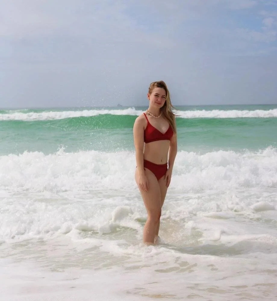 Bikini con Cordones y Cuello en V Profundo - Triangulares