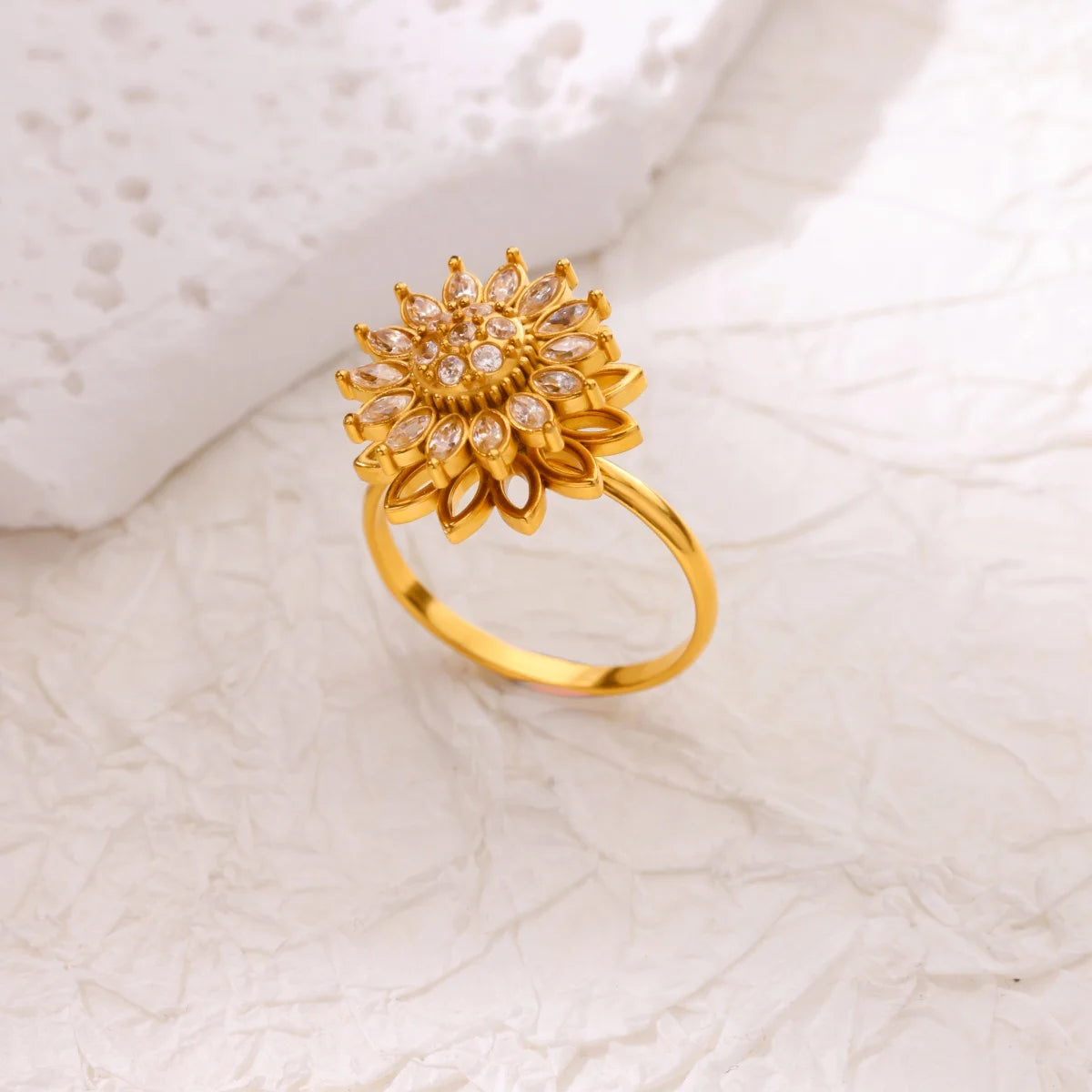 Anillo Ticotrendy Giratorio | Flor de Loto Zirconia | Acero Inox Oro | Joyería Moda 2025