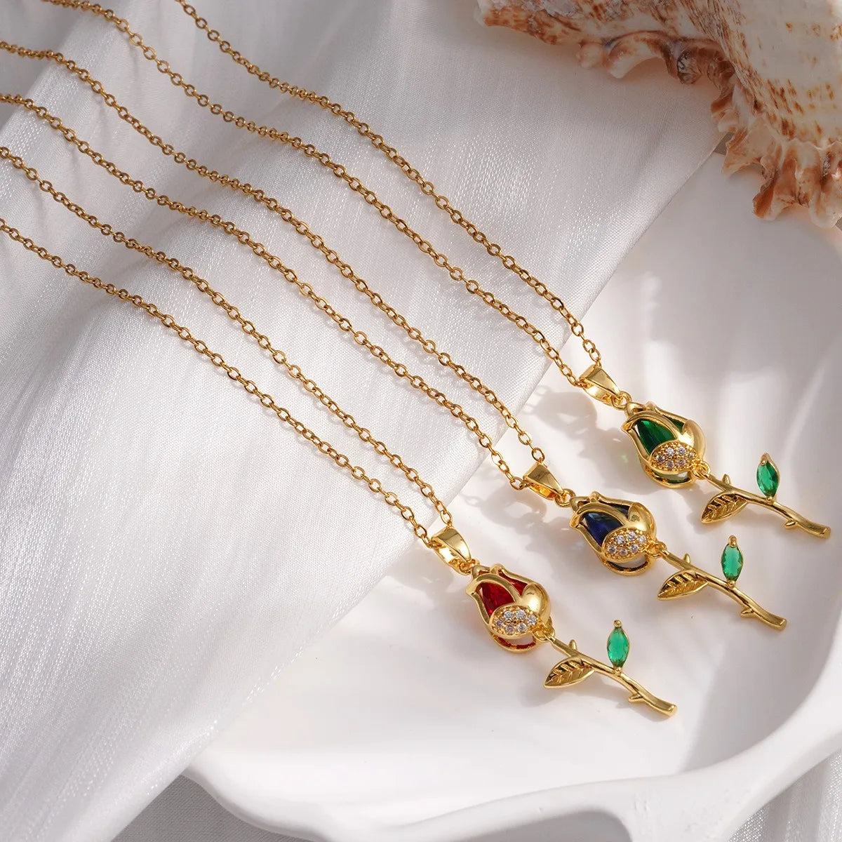 Collares con colgante de flor de tulipán y circonita colorida para mujer, cadena de acero inoxidable dulce brillante, abalorio de Color dorado, regalo de joyería