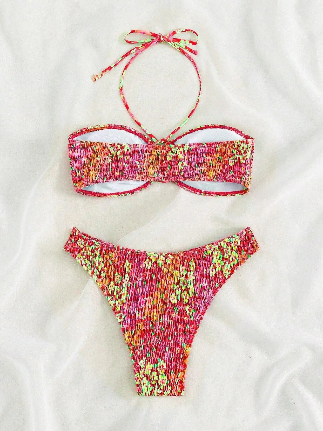Bikini con Estampado Floral, Halter Ahumado y Parte Inferior de Tiro Alto