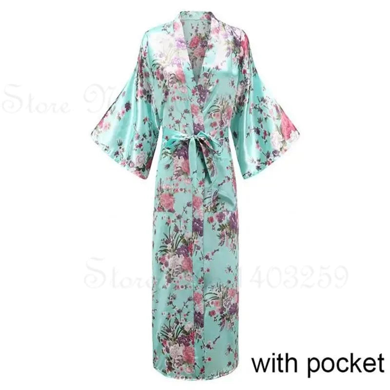 Bata Kimono Pavo Real y Flores | Talla Grande | Tico Trendy