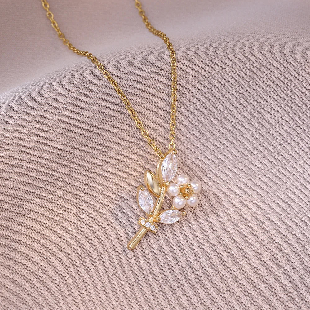 Collar Perla Circón ∣ Flor Dorado Femenino ∣ Acero Inoxidable Clásico