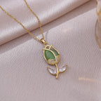 Collar Dorado con Flor Tulipán Circonita Piedra Lunar | Ticotrendy