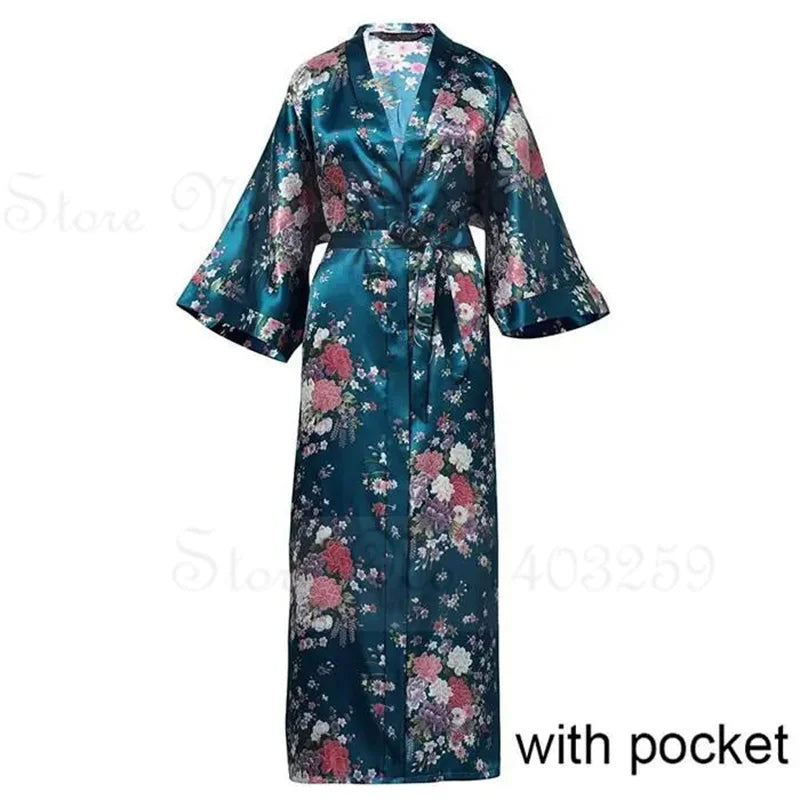 Bata Kimono Pavo Real y Flores | Talla Grande | Tico Trendy
