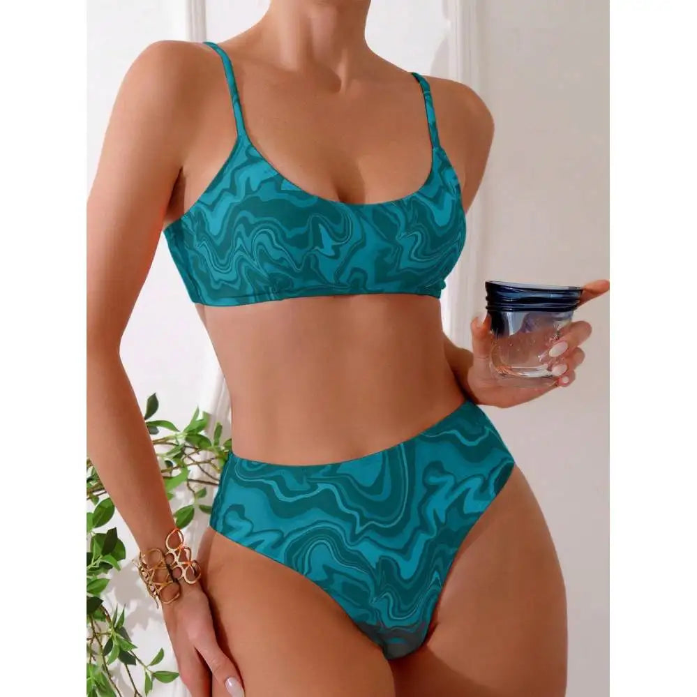 Conjunto de Bikini con Estampado de Mármol y Pareo - Outfit Casual para la Playa