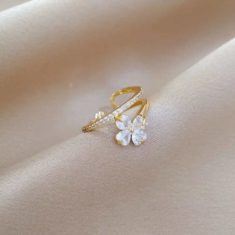 Anillos de cobre abiertos ajustables de trébol de circón brillante de lujo para mujeres y niñas, accesorios de anillo de dedo de la suerte de Color dorado, regalos