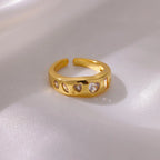 Anillo Ticotrendy Texturizado | Circón Cúbico | Acero Inox Oro | Joyería Boda