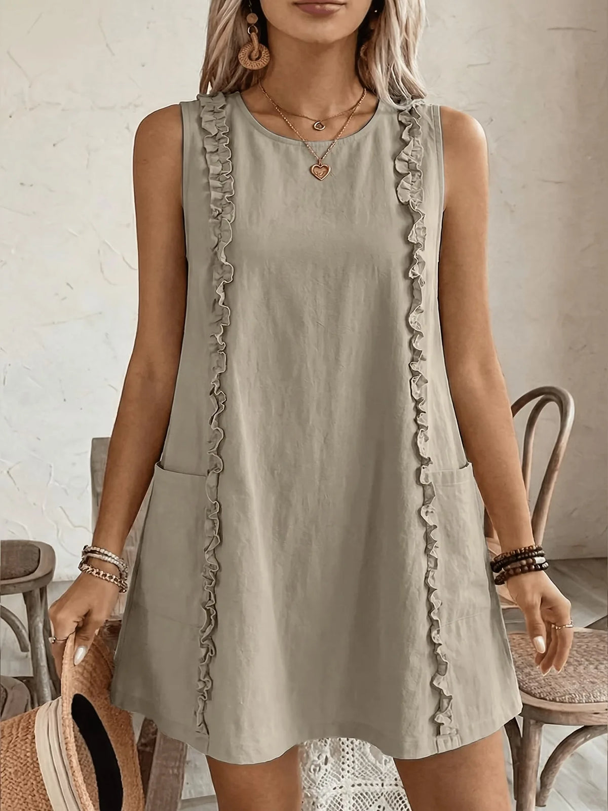 Vestido Corto Liso Sin Mangas con Bolsillos