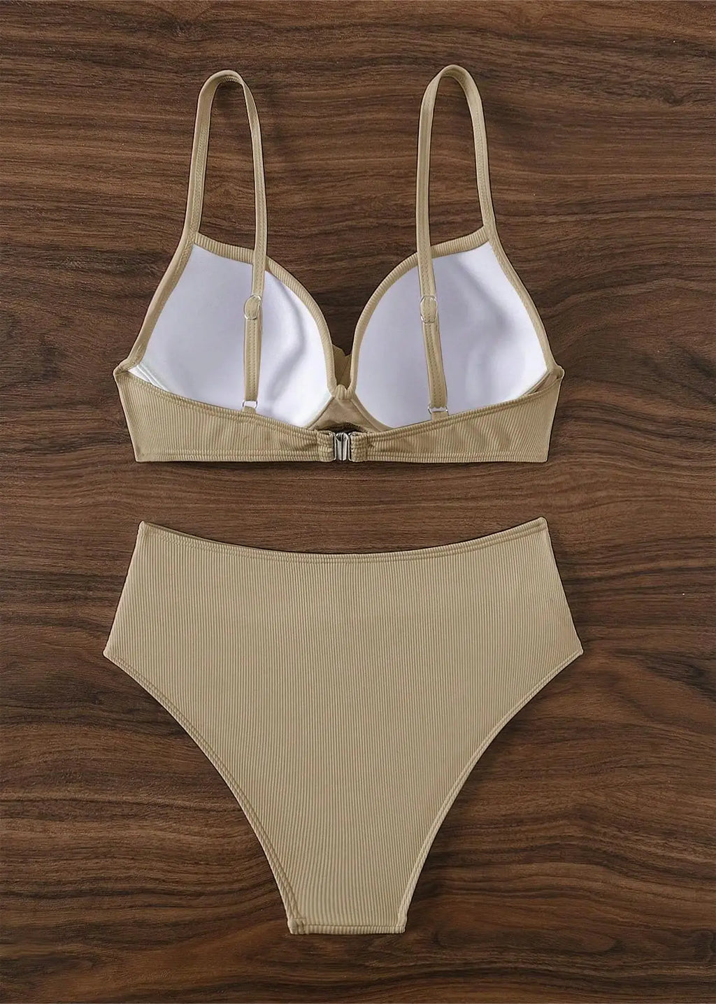 Bikini con Tirantes Finos y Cuello en V - Cintura Alta Torcida