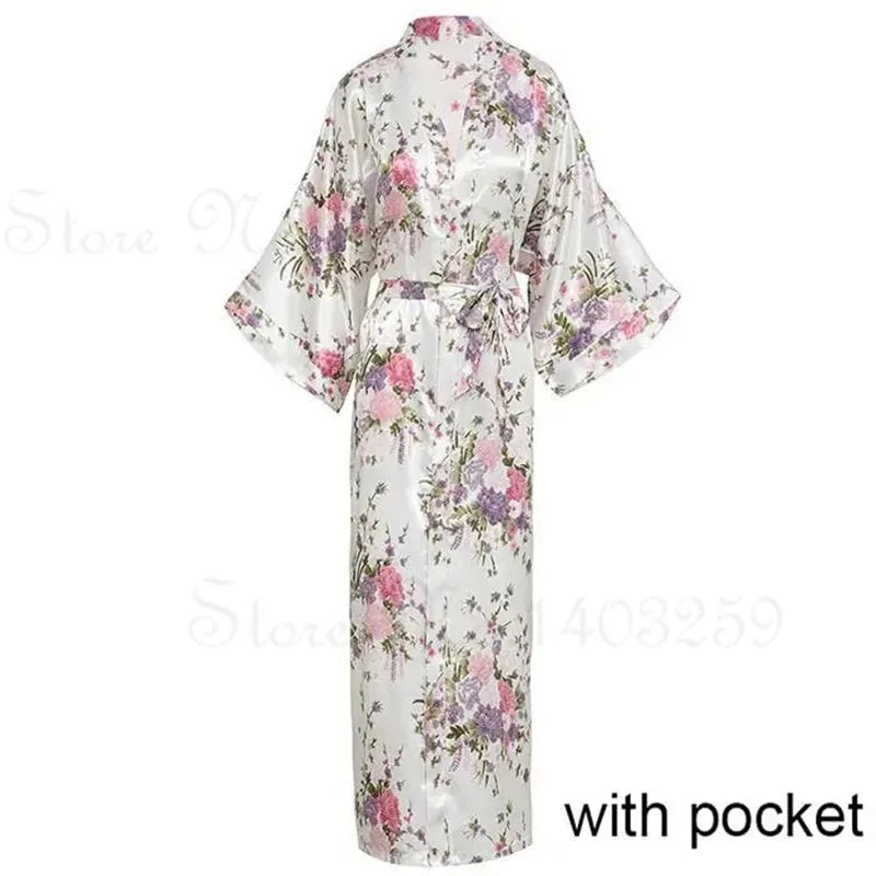 Bata Kimono Pavo Real y Flores | Talla Grande | Tico Trendy