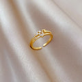 Anillo Jesús Ajustable Vintage | Circón Dorado | Ticotrendy Costa Rica