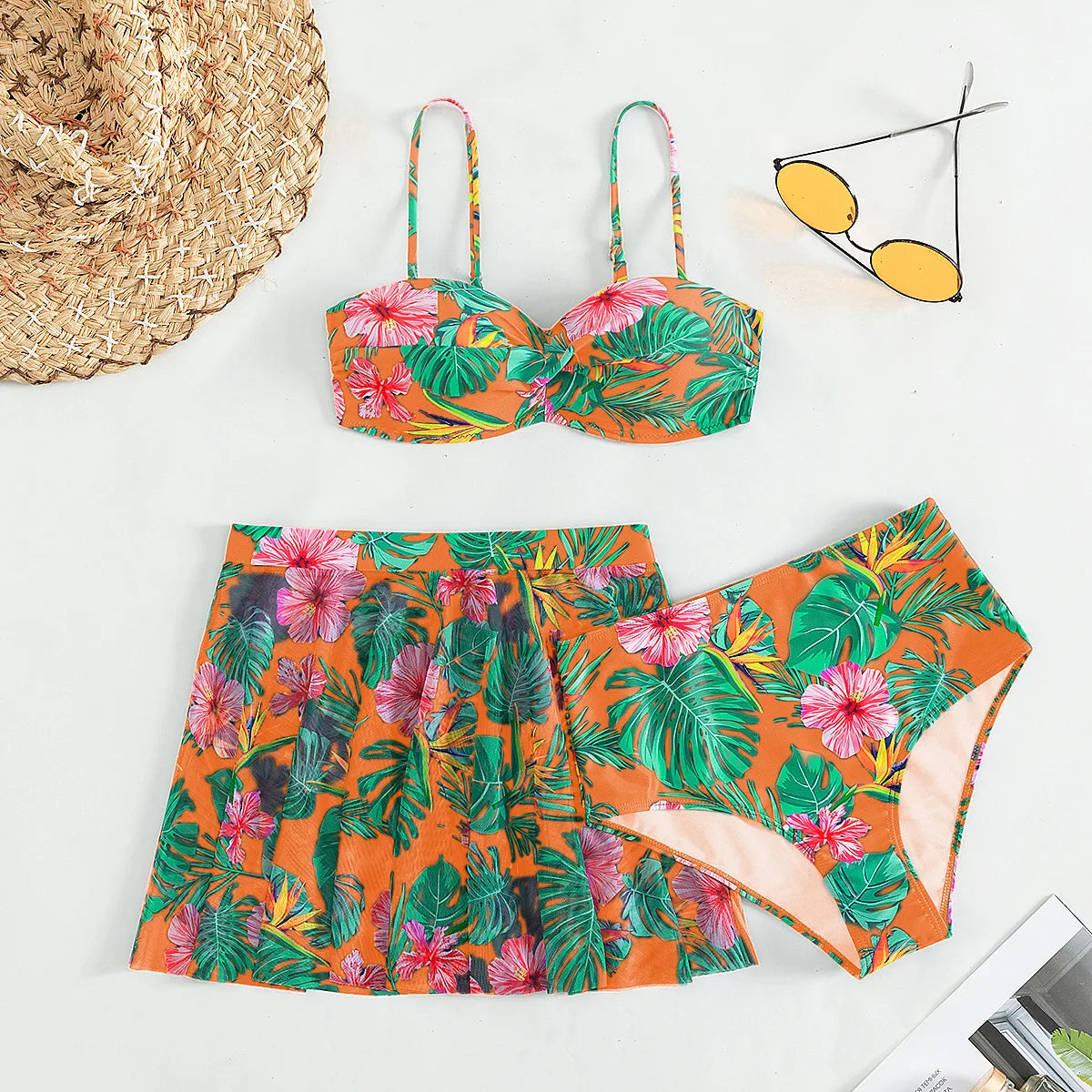Bikini con Estampado Tropical y Falda - Para un Día en el Caribe