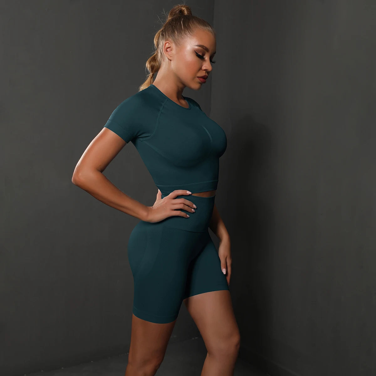 Conjunto Yoga Mujer Chaleco Espalda Descubierta | Shorts Cintura Alta | Secado Rápido
