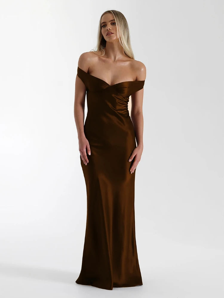 Vestido largo de satén con lazo y espalda descubierta para mujer