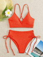Bikini con Cordones y Cuello en V Profundo - Triangulares