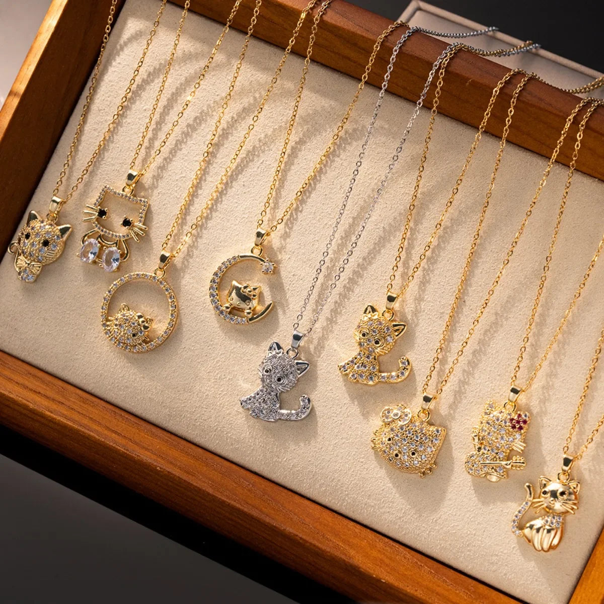 Sanrio lindo Hello Kitty collares con colgante de circón para mujeres niñas encantador gato de dibujos animados gatito cadena de acero inoxidable regalos de joyería