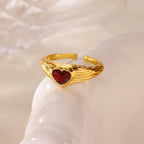 Anillo Ticotrendy Corazón Punk | Circón Rojo | Abierto Acero Inox Oro | Joyería Moda 2025