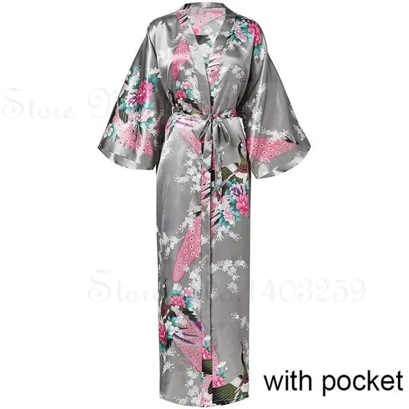 Bata Kimono Pavo Real y Flores | Talla Grande | Tico Trendy