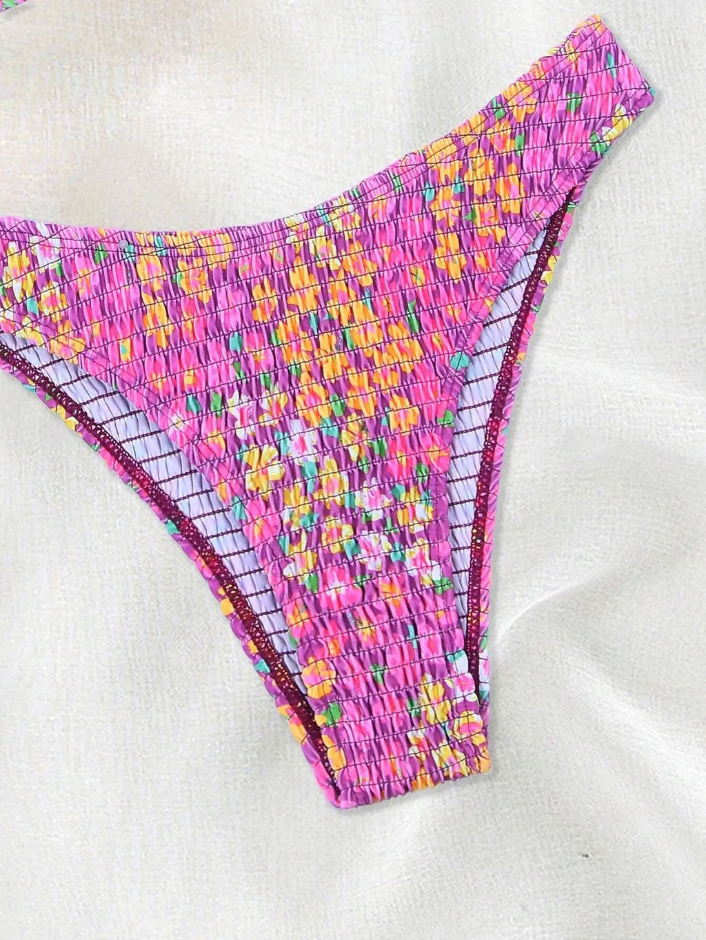 Bikini con Estampado Floral, Halter Ahumado y Parte Inferior de Tiro Alto
