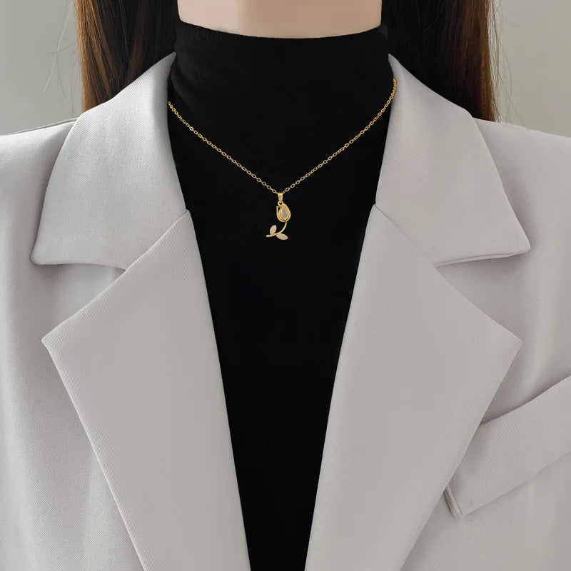 Collar Vintage Mujer ∣ Piedra Lunar Tulipán ∣ Acero Inoxidable Elegante