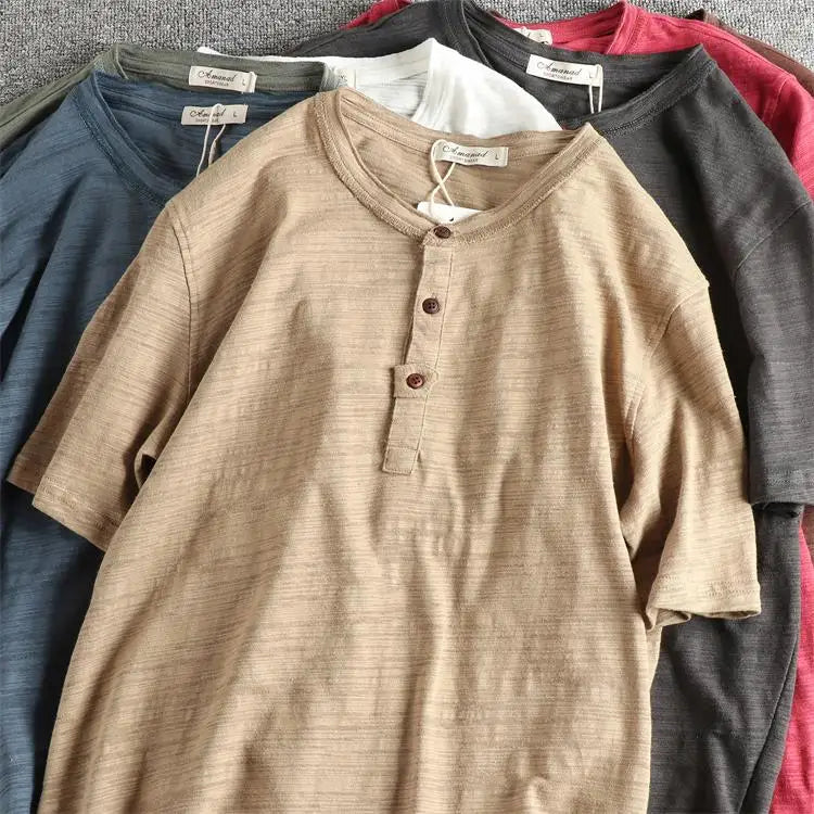 Camisetas básicas hombre en TicoTrendy color verde, celeste, gris, rojo y cafe | Algodón 100% | Cuello con botones | Estilo retro | Manga corta.