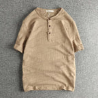 Camiseta básica hombre en TicoTrendy color beige | Algodón 100% | Cuello con botones | Estilo retro | Manga corta.