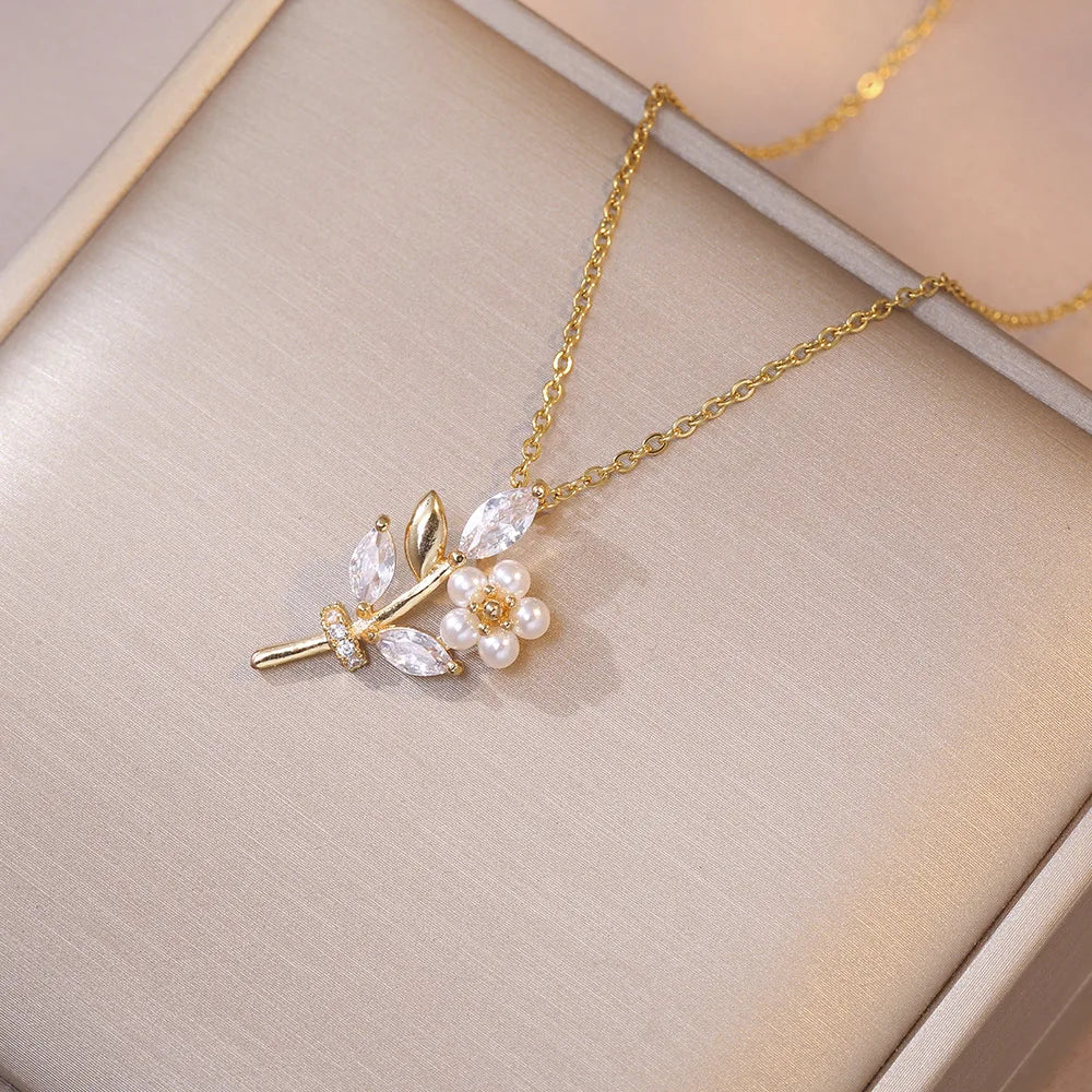 Collar Perla Circón ∣ Flor Dorado Femenino ∣ Acero Inoxidable Clásico