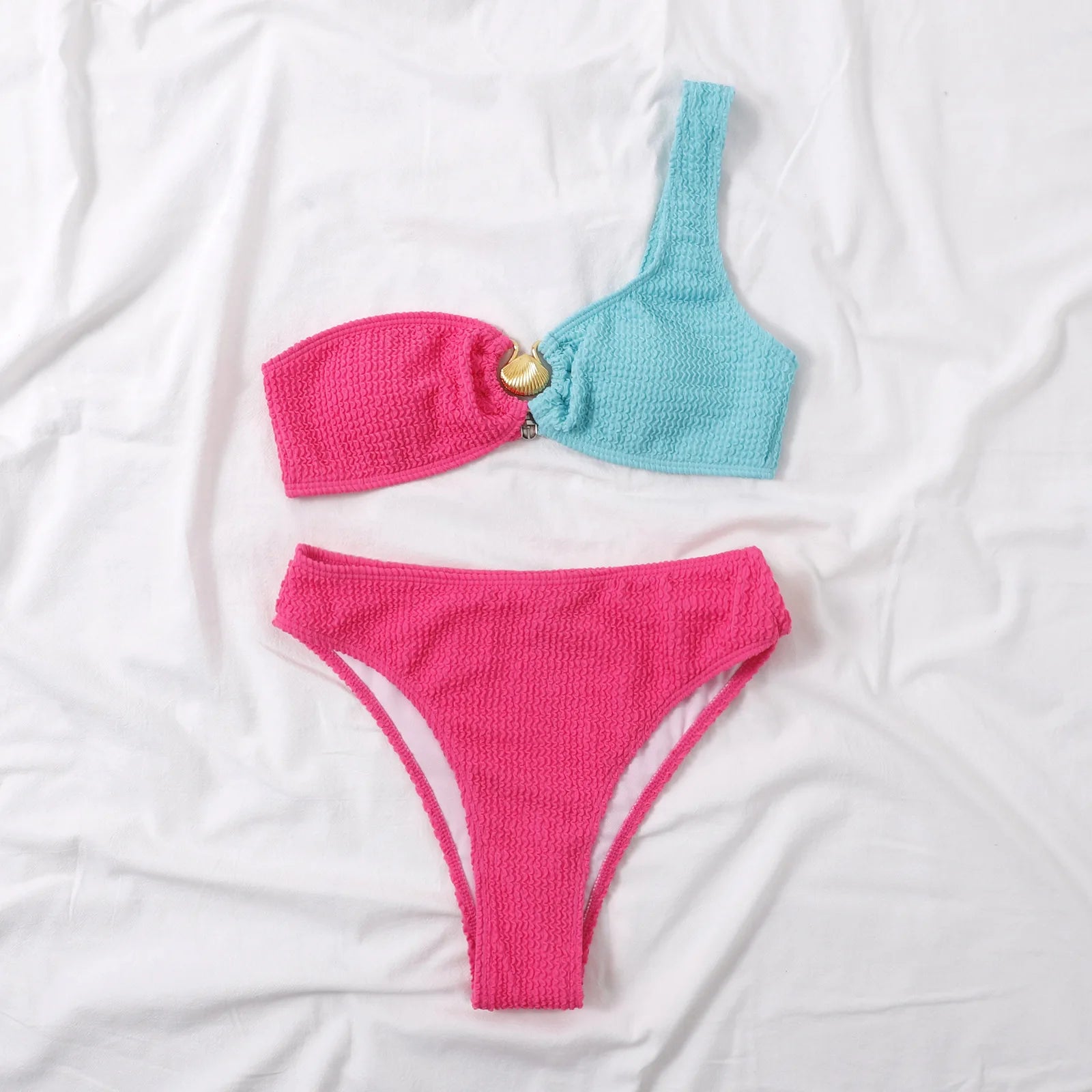 Bikini de Dos Piezas con Concha - Top Sexy para Playas de Guanacaste