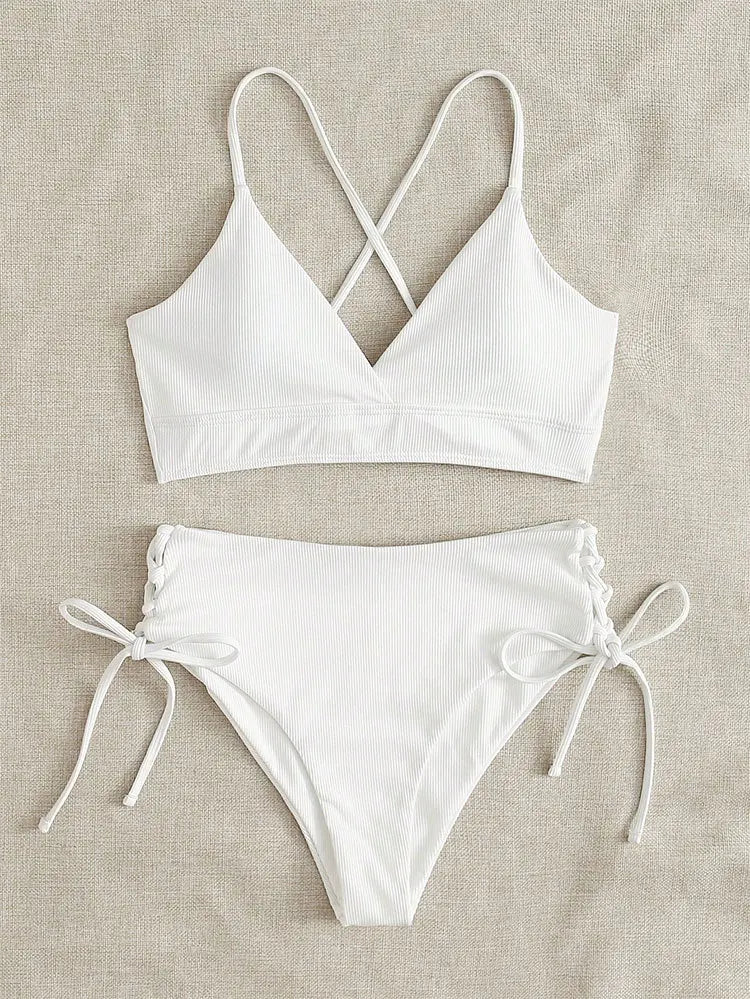 Bikini con Cordones y Cuello en V Profundo - Triangulares