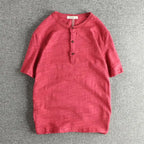 Camiseta básica hombre en TicoTrendy color rojo | Algodón 100% | Cuello con botones | Estilo retro | Manga corta.
