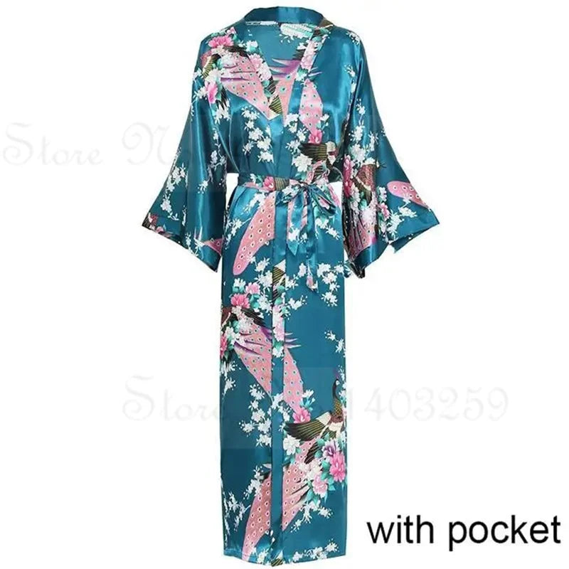 Bata Kimono Pavo Real y Flores | Talla Grande | Tico Trendy