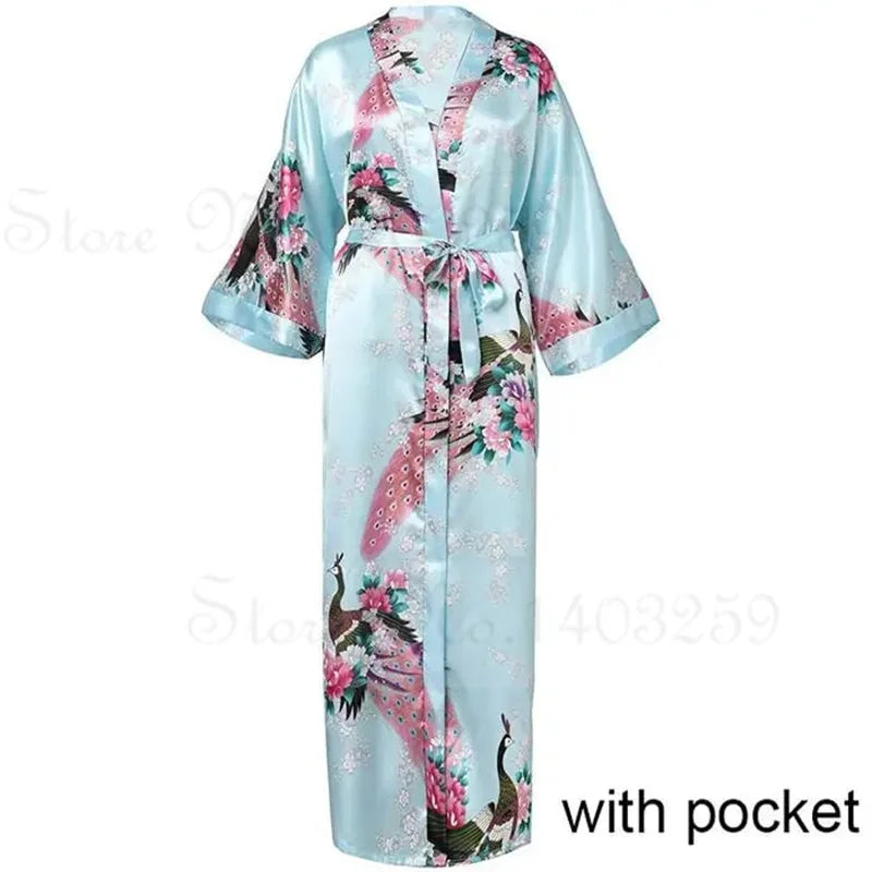 Bata Kimono Pavo Real y Flores | Talla Grande | Tico Trendy