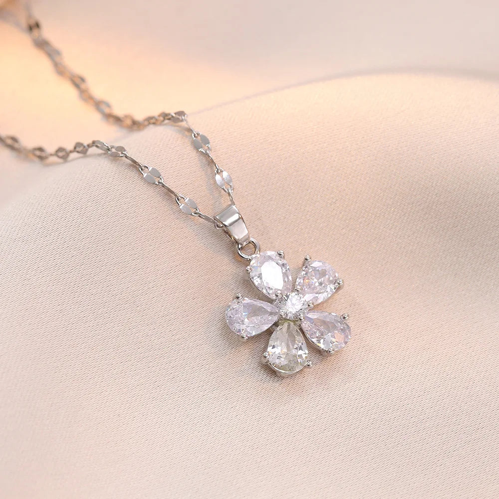 Collar Flor Elegante Plateado | Acero Inoxidable | Circón | Ticotrendy