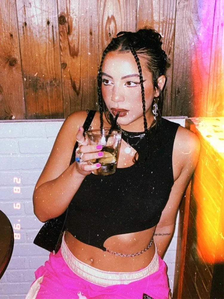 Top corto gótico Grunge con cadena recortada para mujer, ropa de verano Y2K, Top sin mangas liso, estilo callejero, 2023