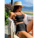 Bikini de Verano Monocromático en Blanco o Negro con Cordones