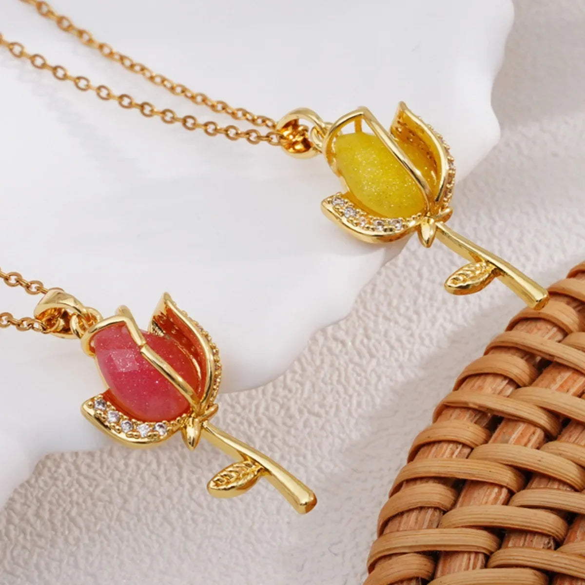 Cadena de acero inoxidable elegante colorido cristal circón tulipán flor colgante collares para mujeres niñas Color oro joyería de moda
