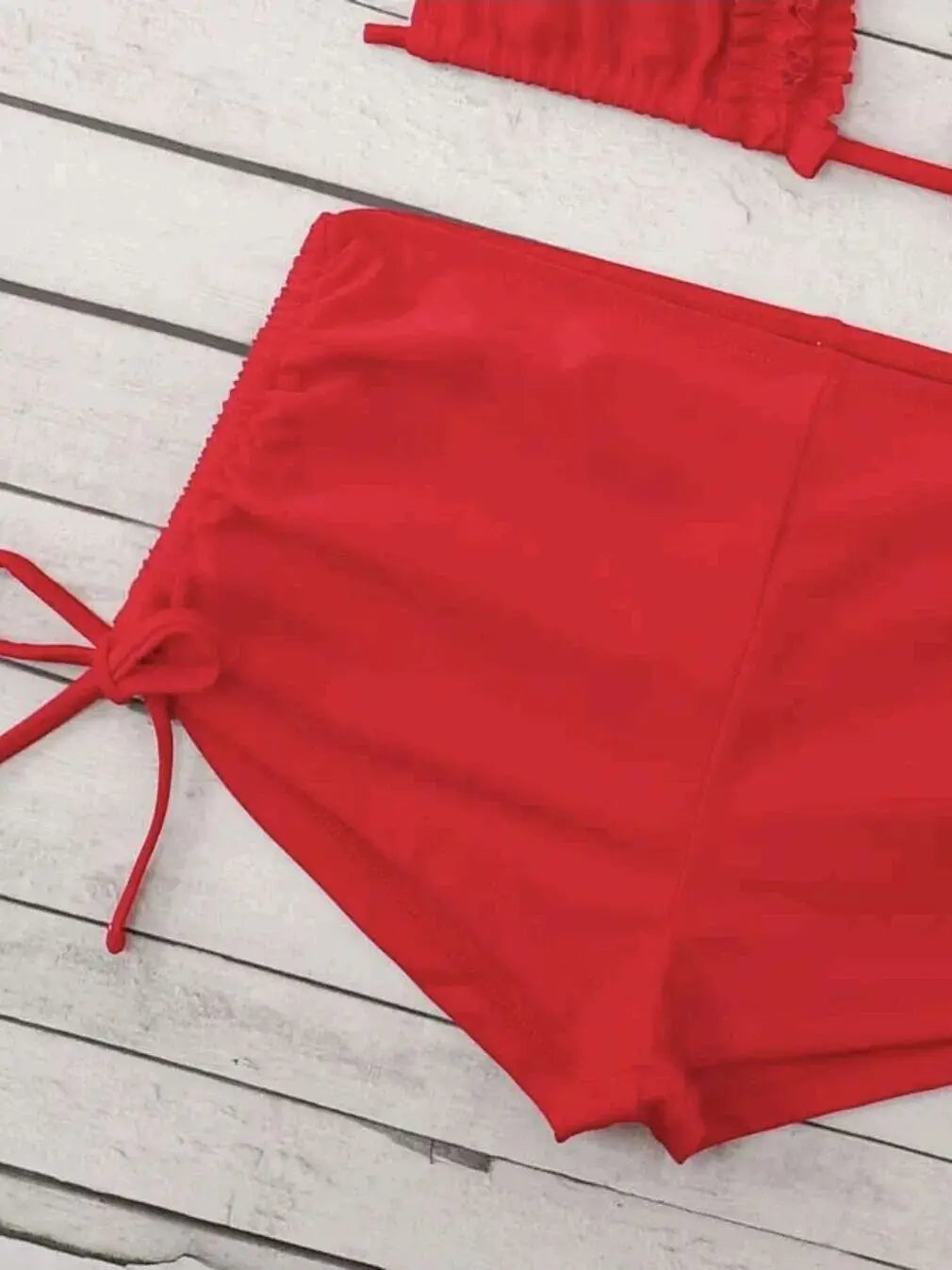 Bikini Triangular con Volantes y Cordón Halter - Microbikini de Verano