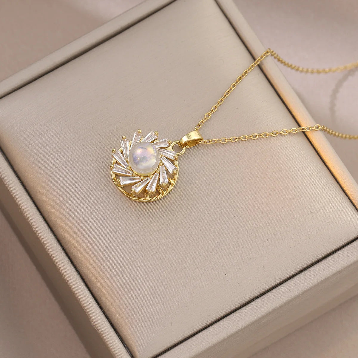 Collar con colgante de flor giratorio de circón brillante de lujo para mujer, cadena de acero inoxidable de Color dorado, joyería, accesorio para fiesta y boda