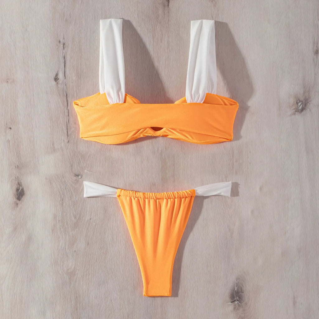 Bikini Triángulo con Tirantes Plegables y V Profundo - Sexy