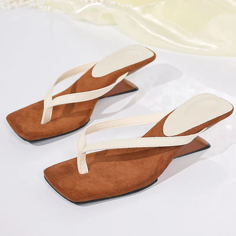 Chanclas de tacón con pezuña a la moda para mujer, sandalias con punta cuadrada y Clip para verano 2025, zapatillas de tacón medio de estilo de diseñador para mujer