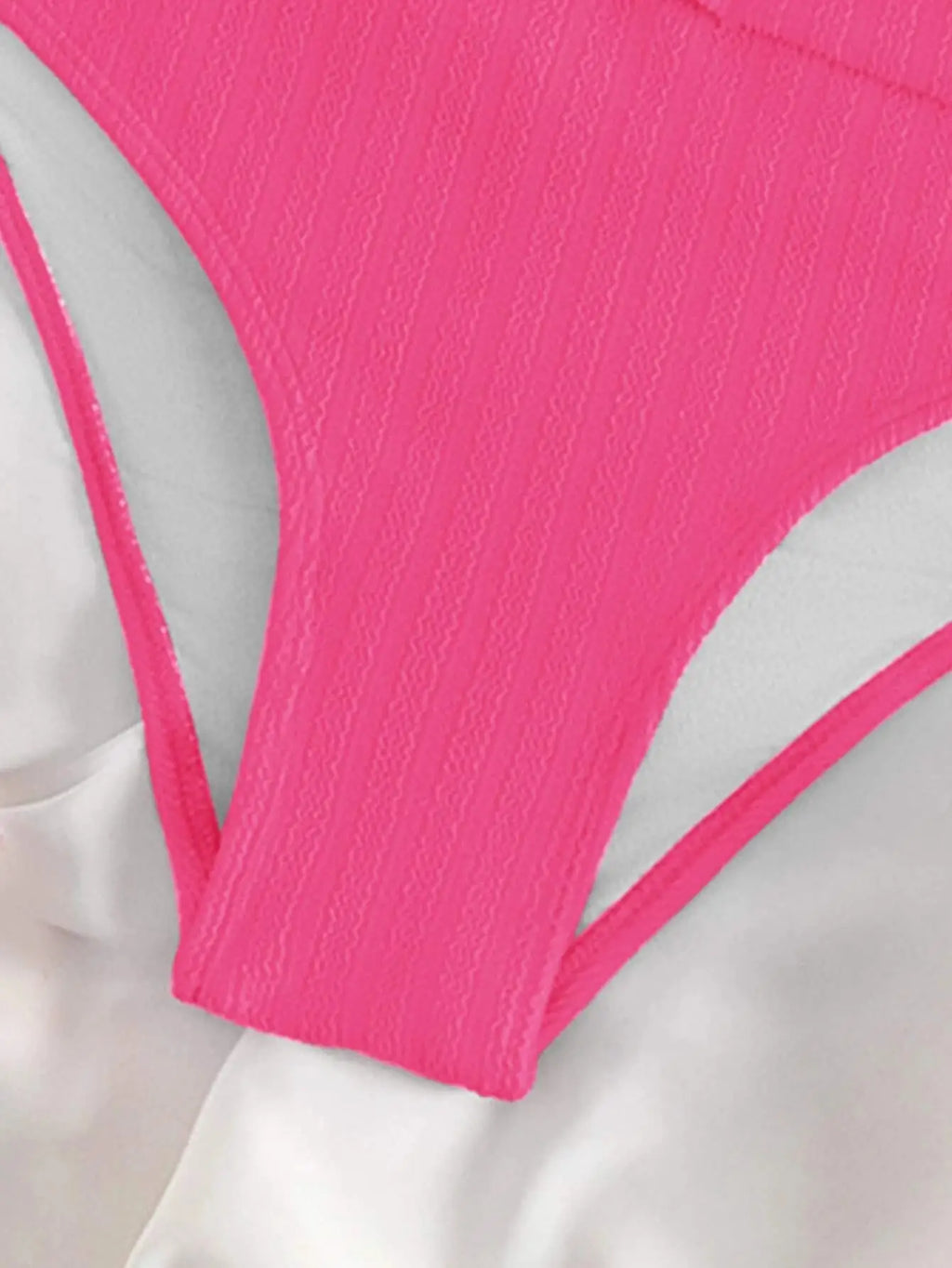 Bikini de Un Hombro y Tiro Alto - Conjunto Elegante para la Arena