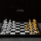 Ajedrez Dorado Plateado | Set Plástico Elegante | Juego Familiar