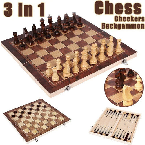 Gráfico promocional de un juego de Ajedrez, Damas y Backgammon en un estuche plegable de madera, un producto versátil para regalar.
